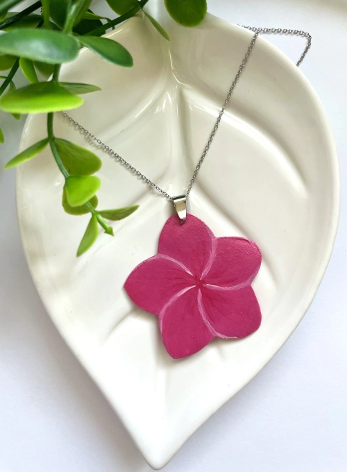 Pink kézzel festett hawaii rózsa nyaklánc