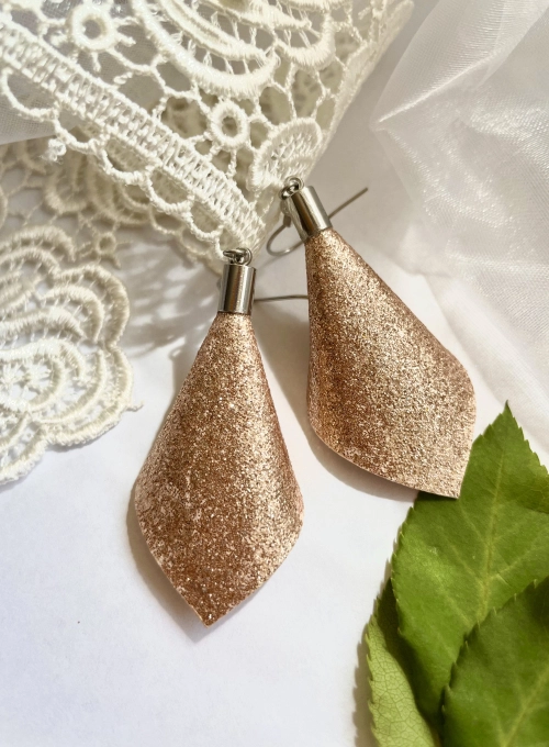 Extra csillogó sziromlevél fülbevaló - rosegold