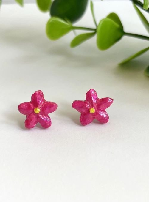 Kis virág fülbevaló - pink (fémmentes változatban is kérheted)