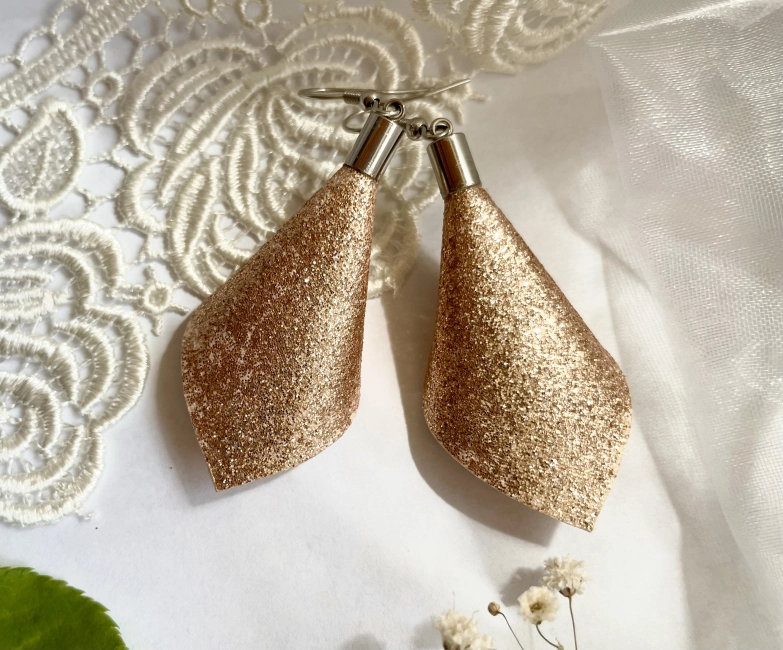 Extra csillogó sziromlevél fülbevaló - rosegold